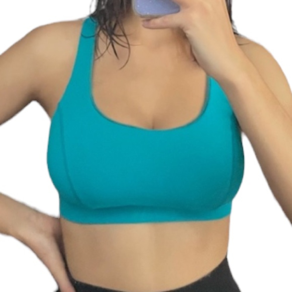 SALE!! Lululemon size 6 turquoise sports bra